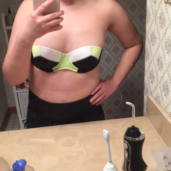 Victoria Secret strapless bikini top - Picture 4 of 4